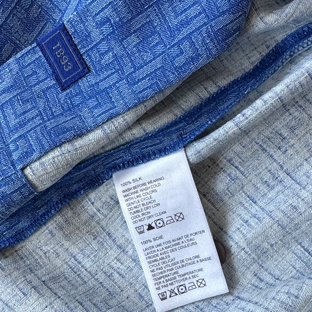 Tommy Bahama Blue Button Down 100% Silk Shirt - Picture 5 of 5
